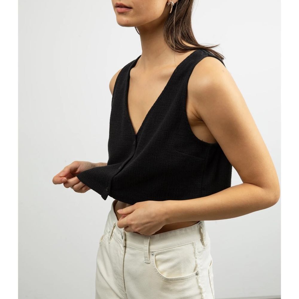 OAK + FORT BUTTON FRONT VEST TANK Gauzy XS Black - Picture 2 of 11